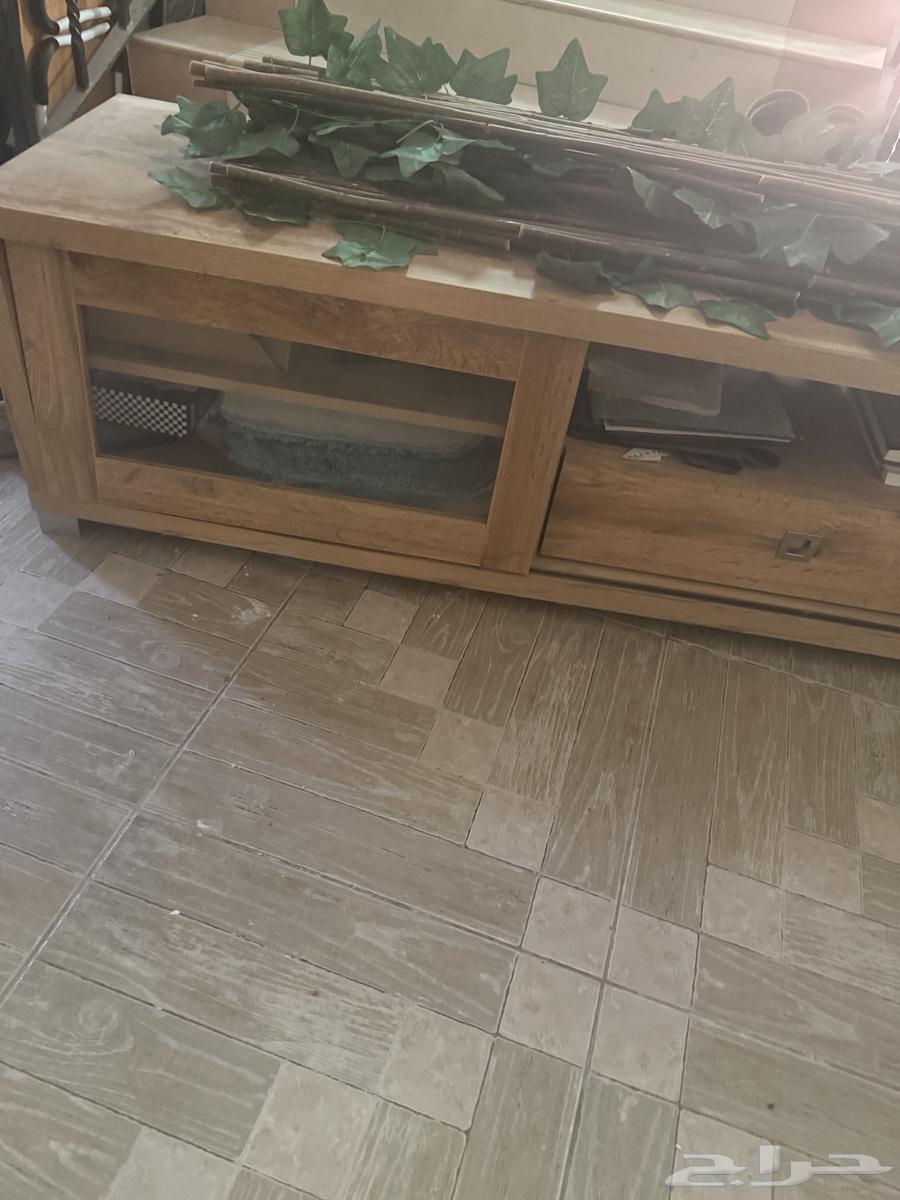 Clean TV table, simple usage, price 200 SAR64514706365058111