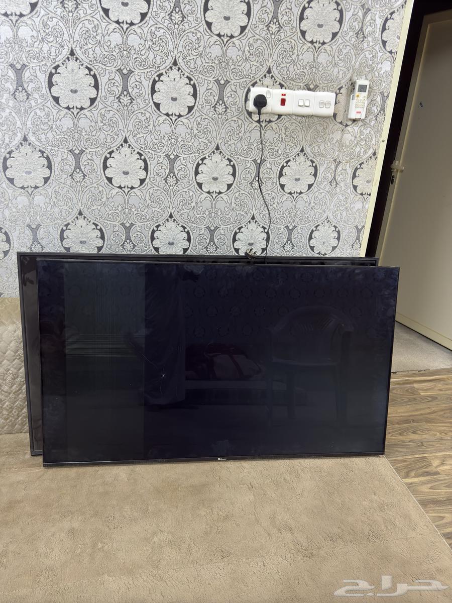 Broken TV for sale, two units each for 300, all 65 inches.64514072643203110