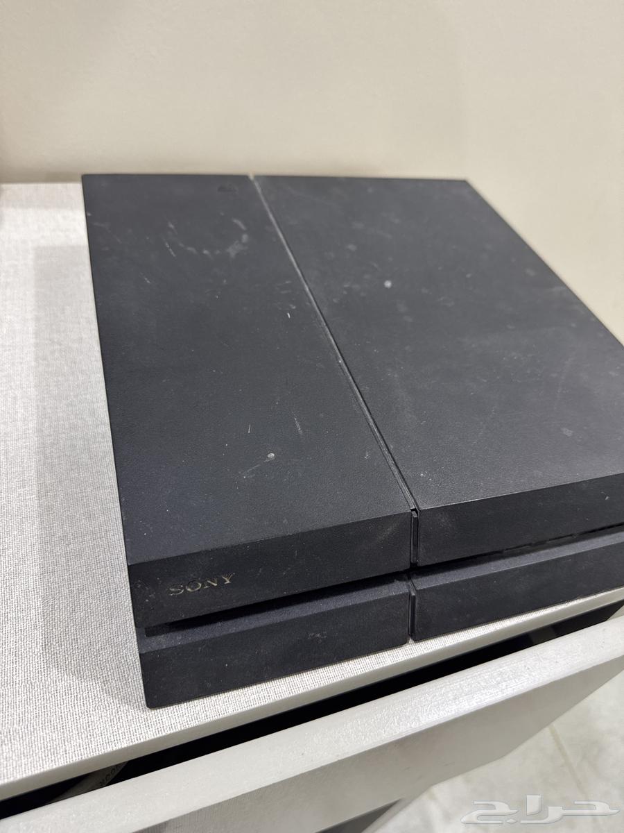 Sony 4 with its cables and Grand 5 tape and controller64517020306434111