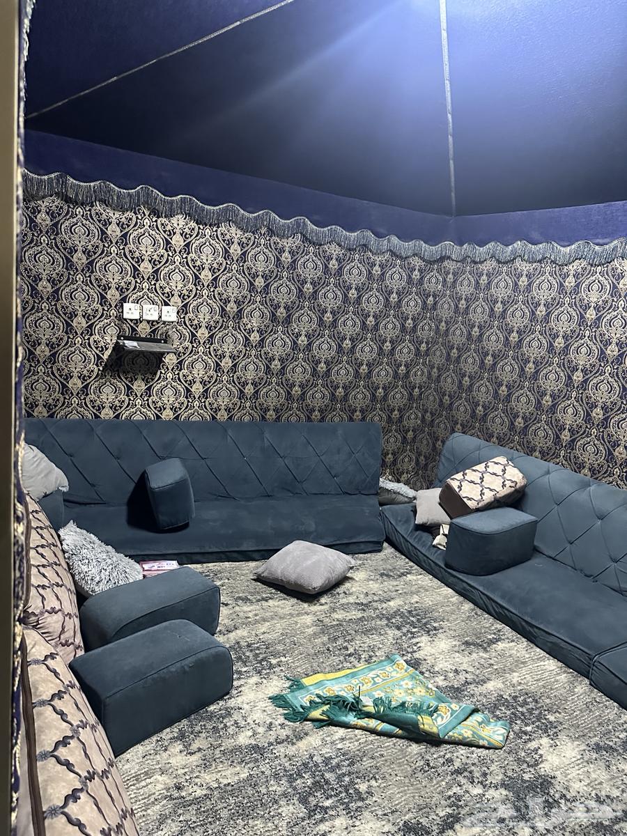 خيمة فيها عازل للمطر في دريشه وفيها مكان للمكيف64517192189571113