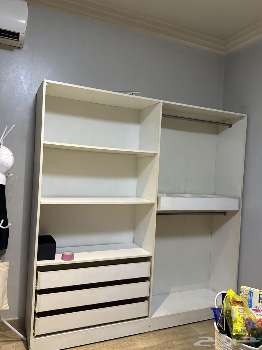 Bed, wardrobe, and cabinet64515723577089113