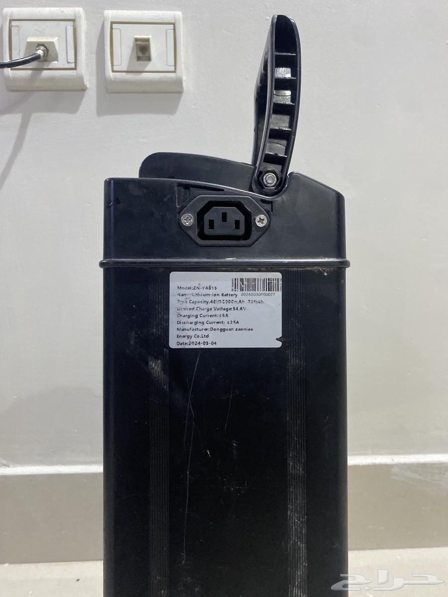 بطاريه سكوتر كهرباي استعمال نضيف و جيد وفي حال ممتازه64516211942531113