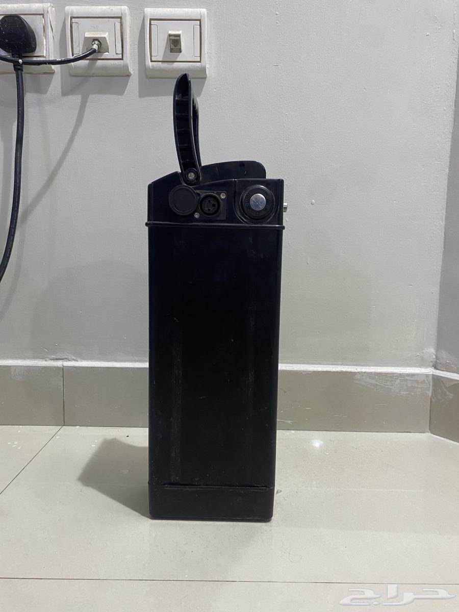 بطاريه سكوتر كهرباي استعمال نضيف و جيد وفي حال ممتازه64516211942531111