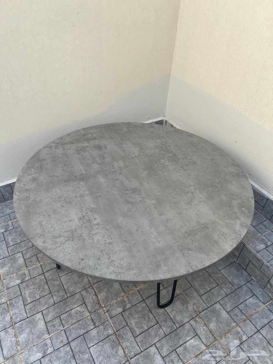 طاولة دائرية اربع ارجل64514997138306110