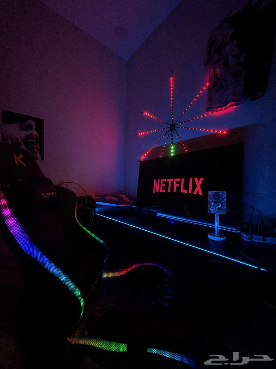 New computer table with chair for auction, comes with original packaging64513511219971110