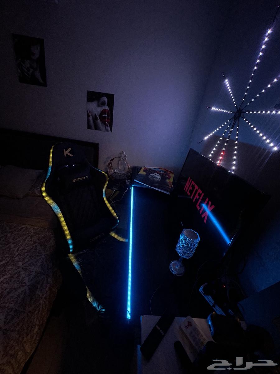 New computer table with chair for auction, comes with original packaging64513511219971112