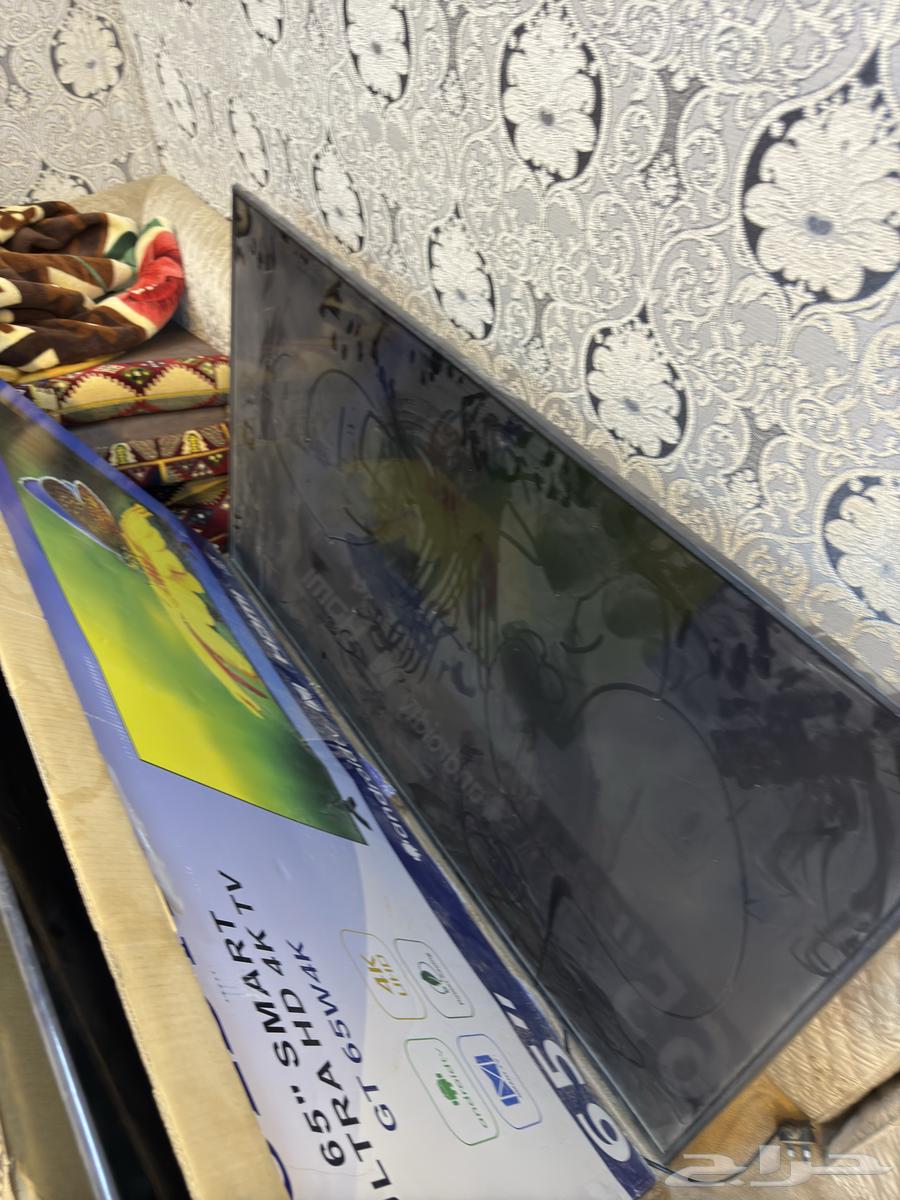 Broken TV for sale, two units each for 300, all 65 inches.64514072643203112