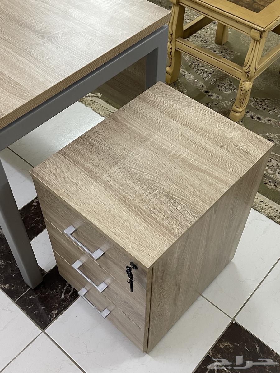 مكتب مودرن للبيع نظيف جدا64518747140611114