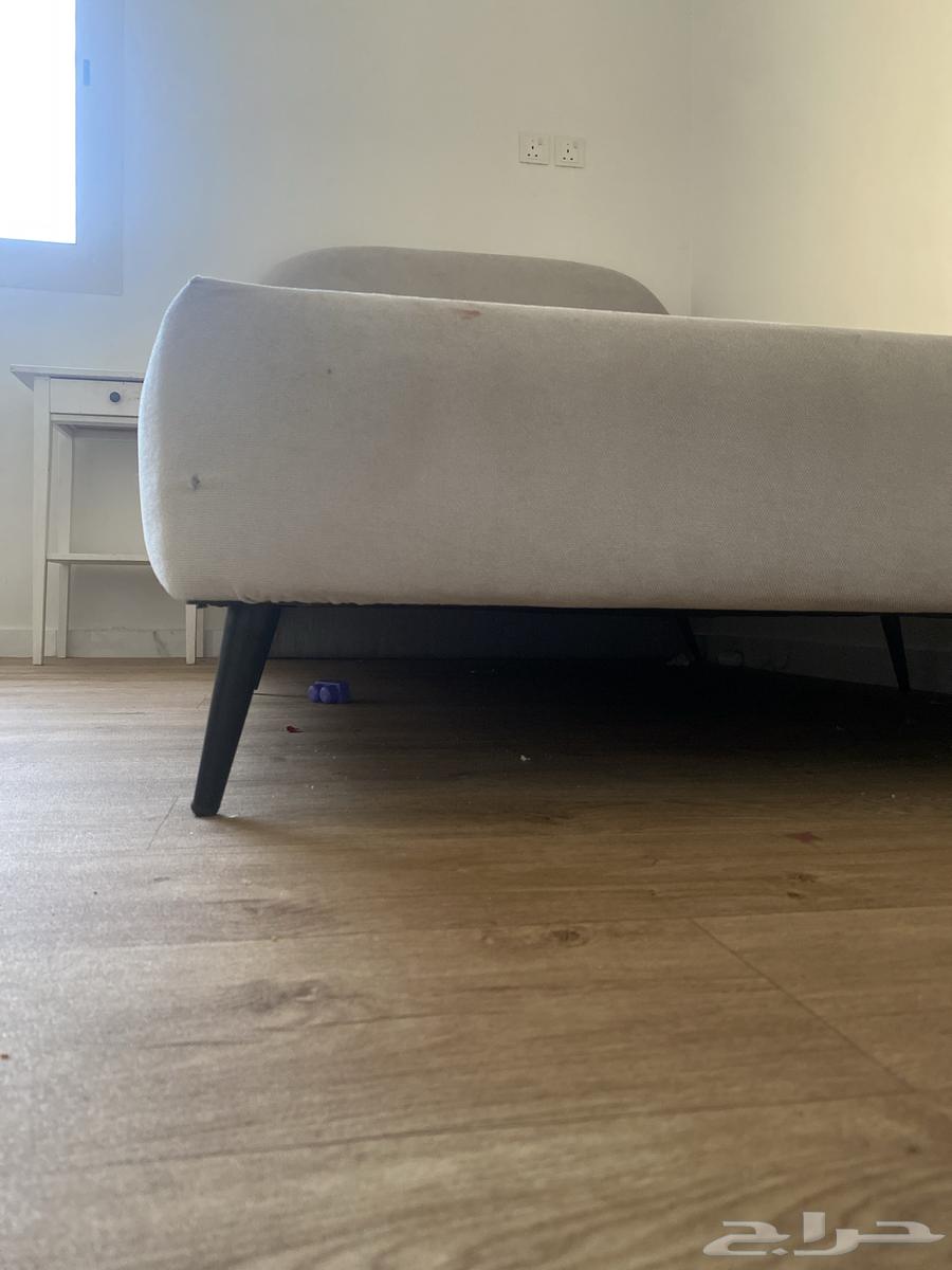 Bed used lightly, bought for 500, I want to sell it for 35064515681870339112