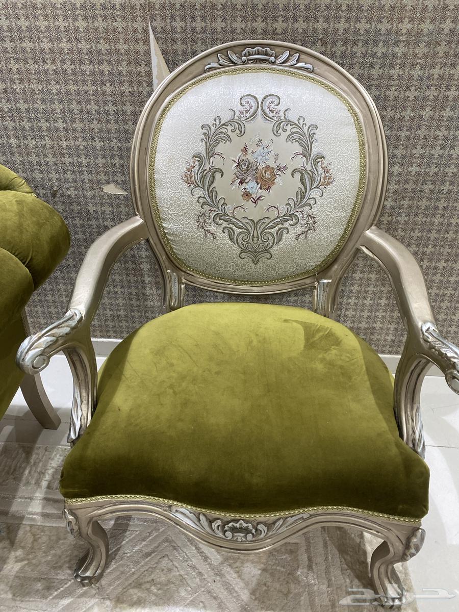 Sofas64515556875138112