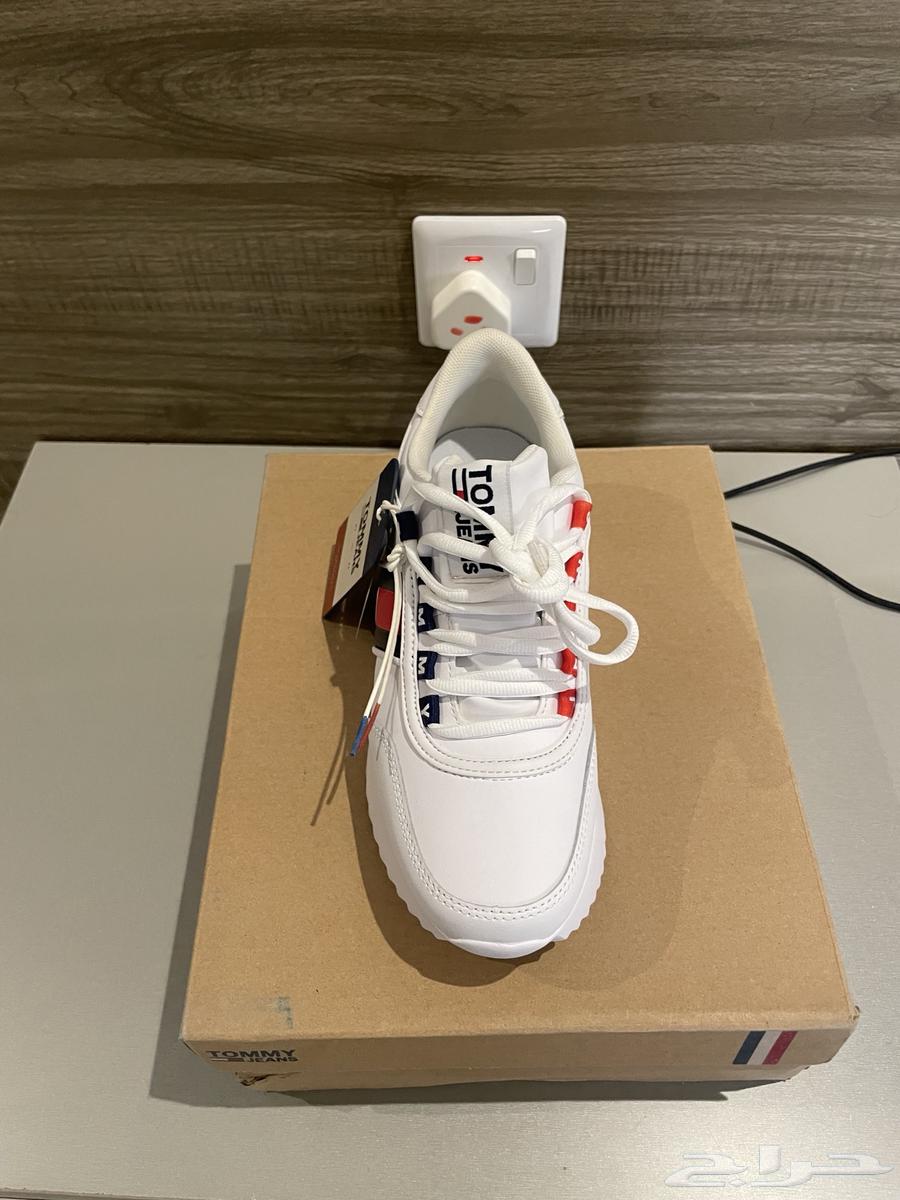 جزمتين نسائية جديدة مقاس 3664513590169859110