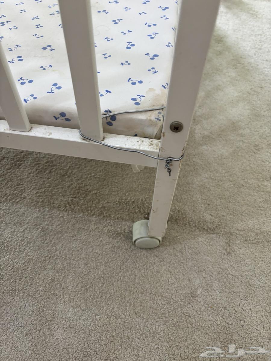 Baby chair, new, with broken cushion supportable from one month to five years64514638099459112