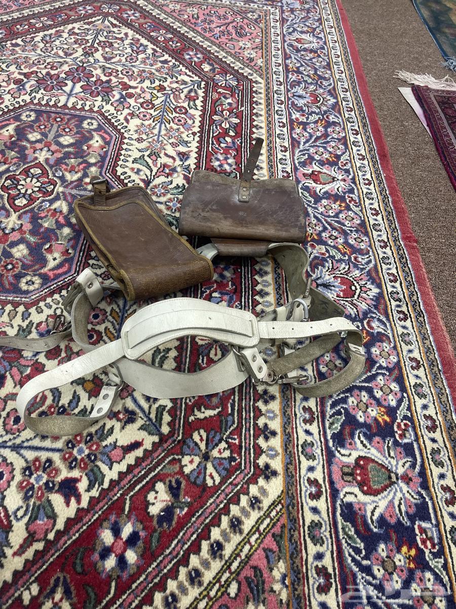 حزام جلد طبيعي قديم للجيش السويدي وشنط جلد طبيعي64514472349699110