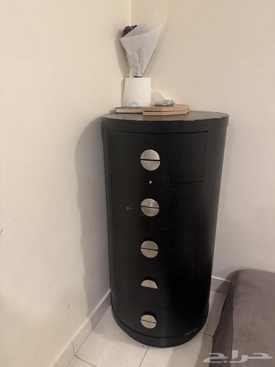 2tsree7a2 and a one-and-a-half-person bed and a large drawer64514596450946112