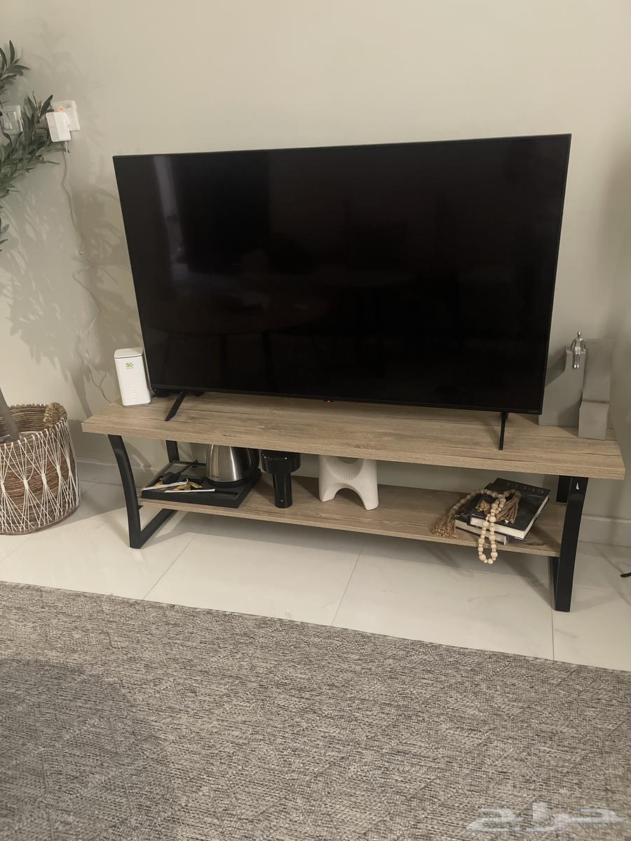 طاولت خدمه وطاوله شاشه جديدة ونظيفه استخدام 5 شهور64514058908291112