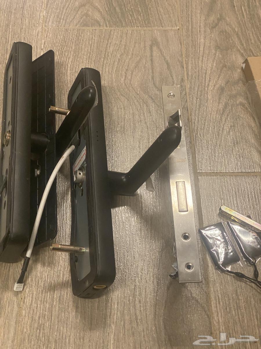 Self-access lock64516611044995110