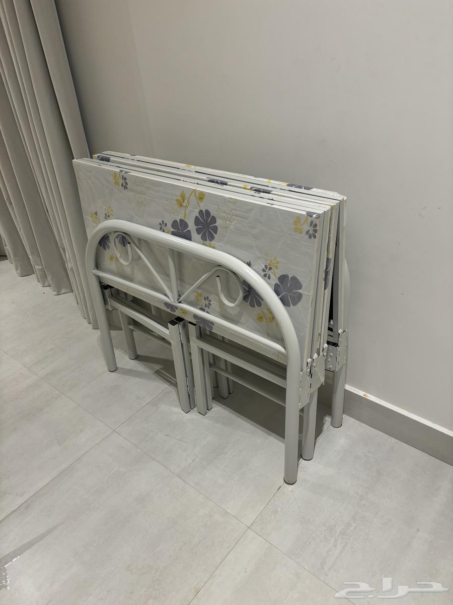 سرير قابل للطي وكأنه جديد64512887433985111