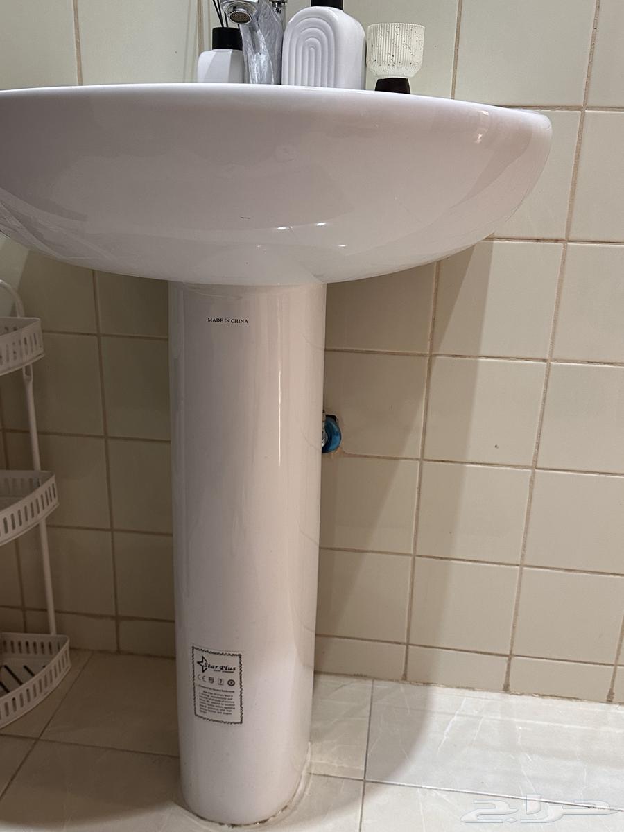 مغاسل لون ابيض سيراميك مستعمل64513272237441111