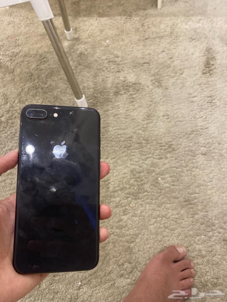 iPhone 8 Plus with 74% battery has screen pressing issue on its own64514003783938111