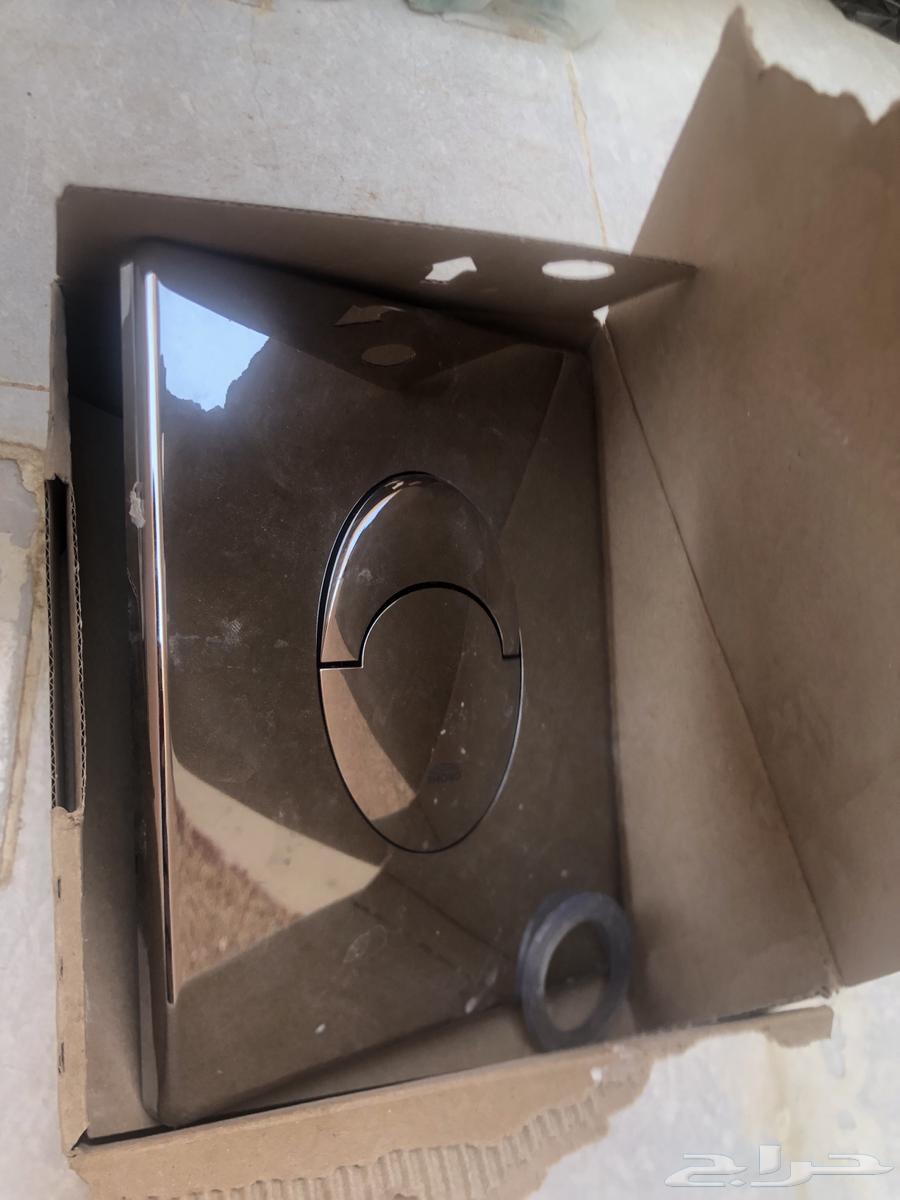 Items inside a warehouse64515150799747112