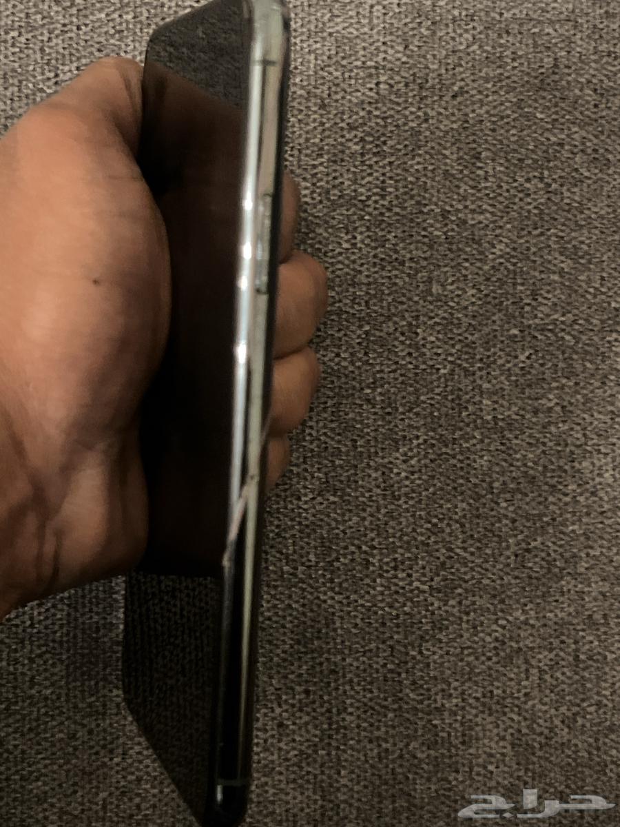 آيفون 11 شاشه إماميه والخلفيه مكسوره والباقي سليم64516003123458112