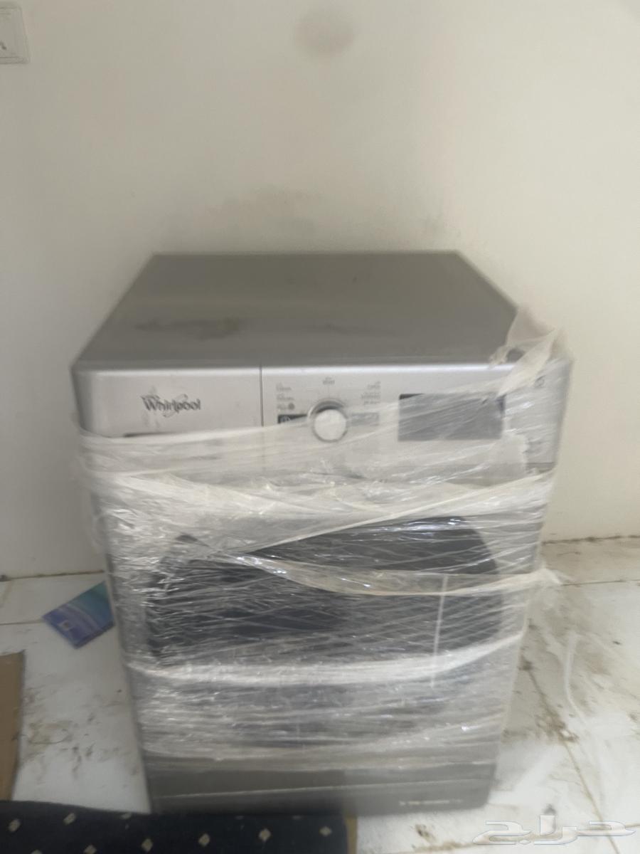 Two semi-new automatic washing machines with light use64517290633474110