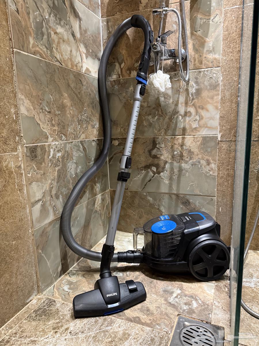 مكنسة شبه جديدة استعمال بسيط 250 ريال64518278556419110