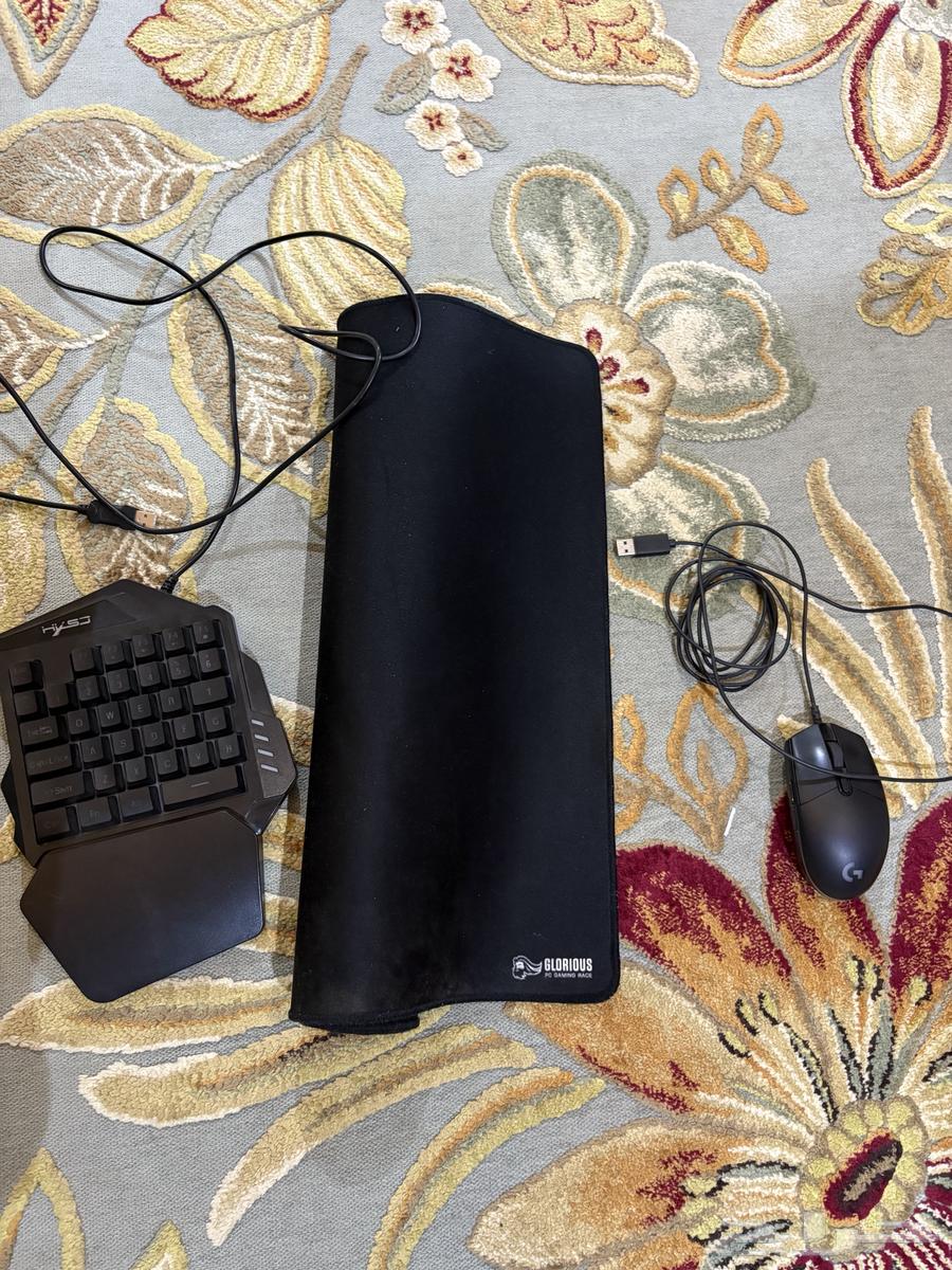 ماوس لوجيتيك 209 وماوس باد قلوريس وكيبورد64516711162498110