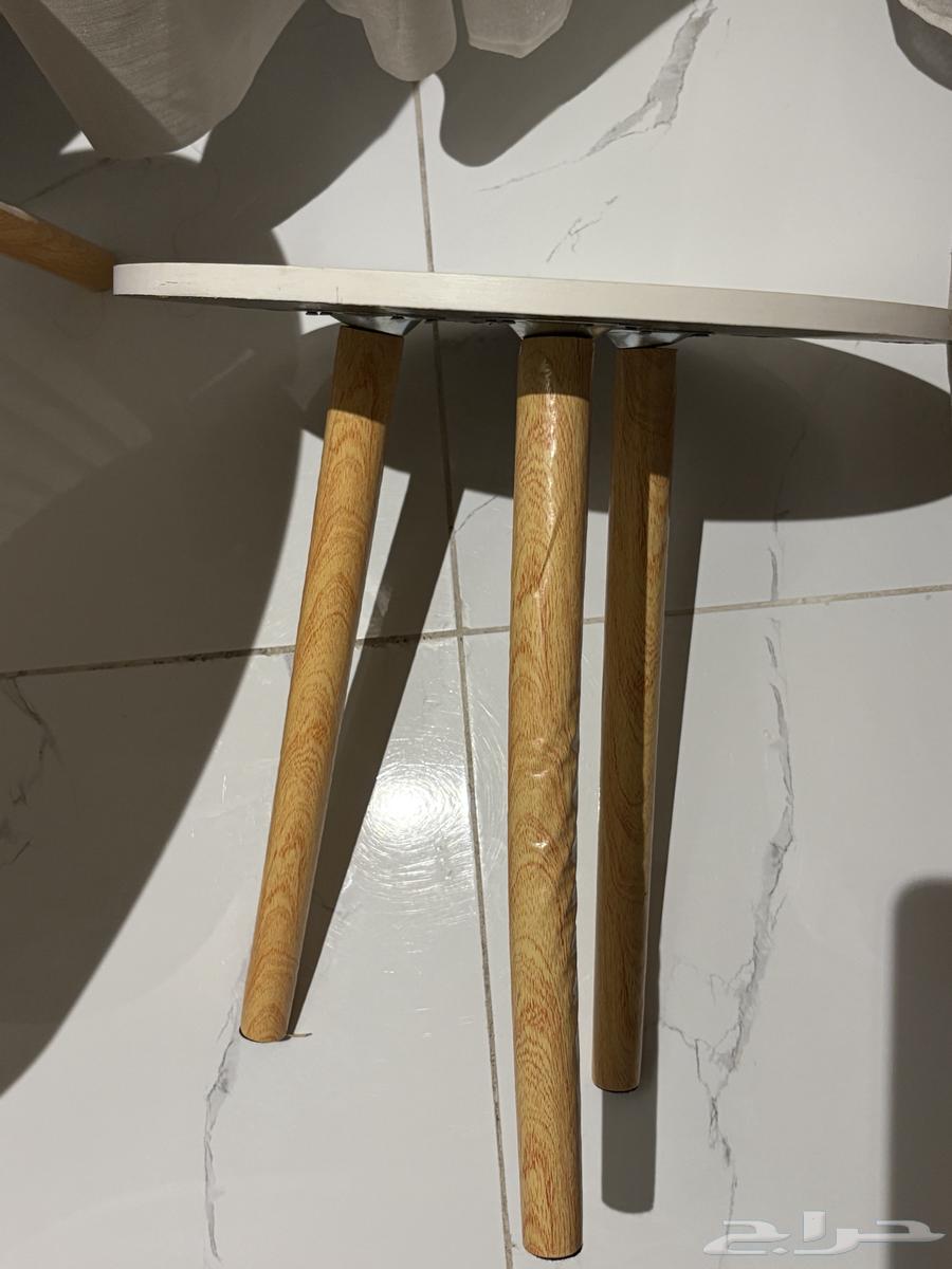 طاولة كبيرة بيضاء   طاولتين بيض  دولاب تلفزيون  جزامة64511283344387112