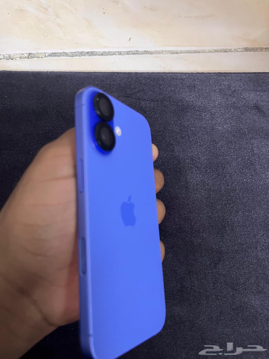 iPhone 16 standard, device is new from four days ago, box available64517705029123111