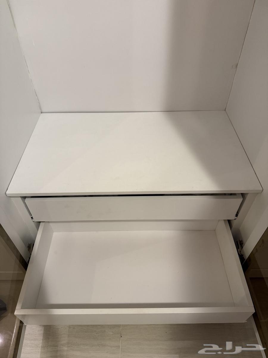 دولاب ابيض وذهبي64515430695043112