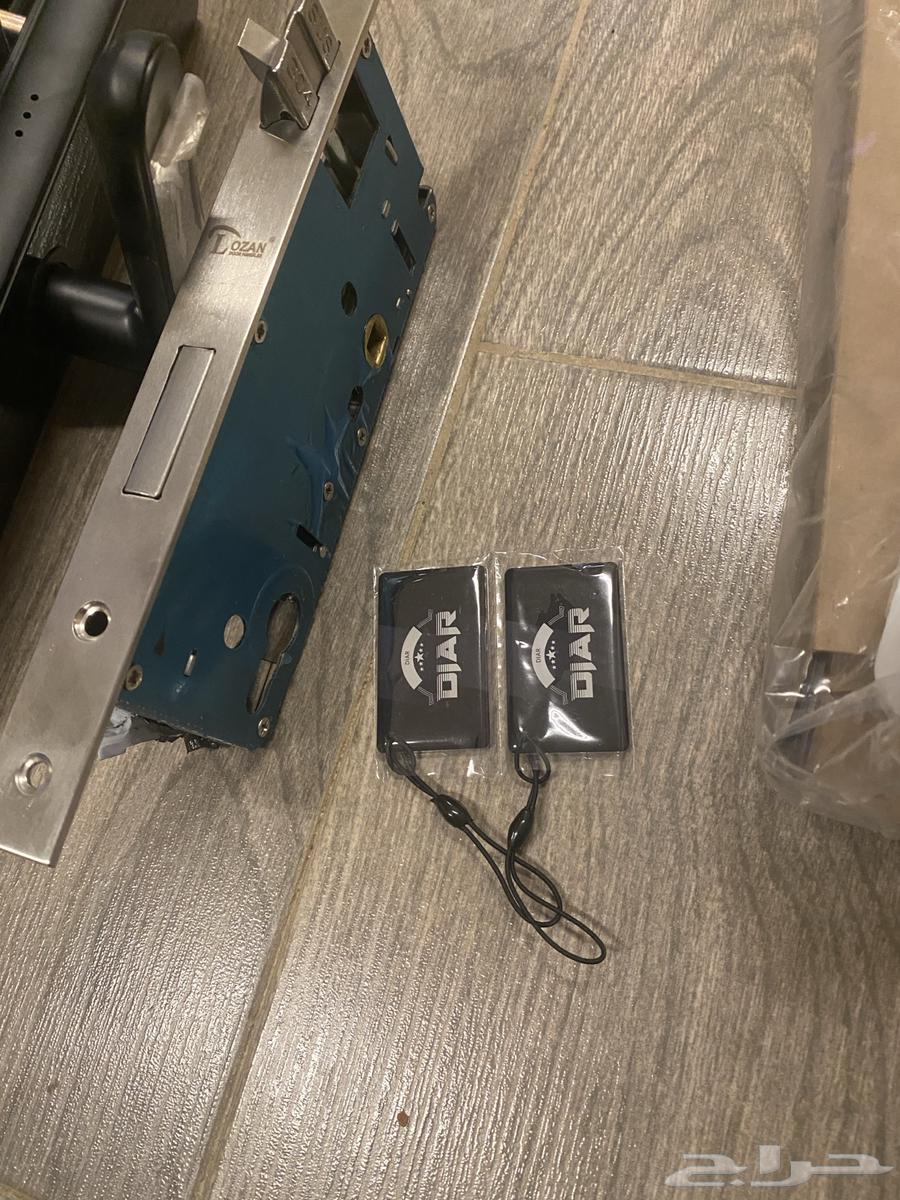 Self-access lock64516611044995113