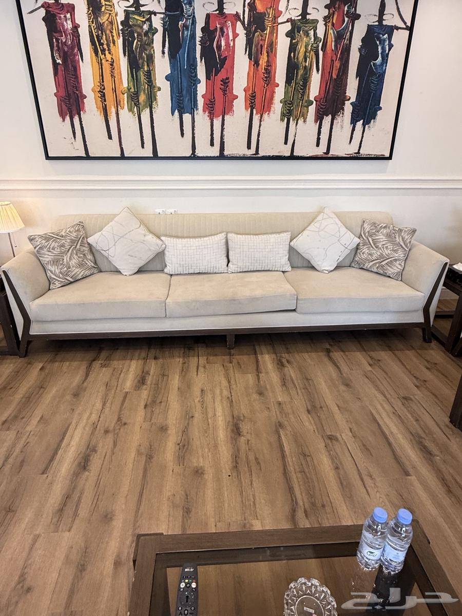 كنب نظيف للبيع يشيل عدد الى 20 شخص64513272247043110