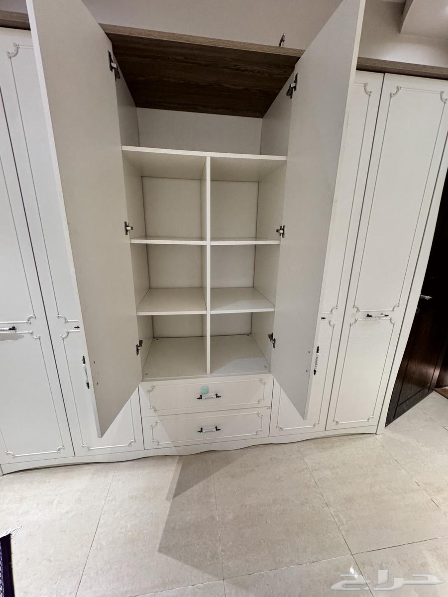 دولاب وتسريحه64518633706370112