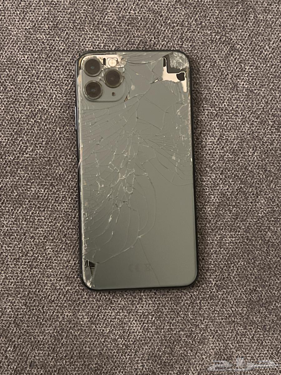 آيفون 11 شاشه إماميه والخلفيه مكسوره والباقي سليم64516003123458110