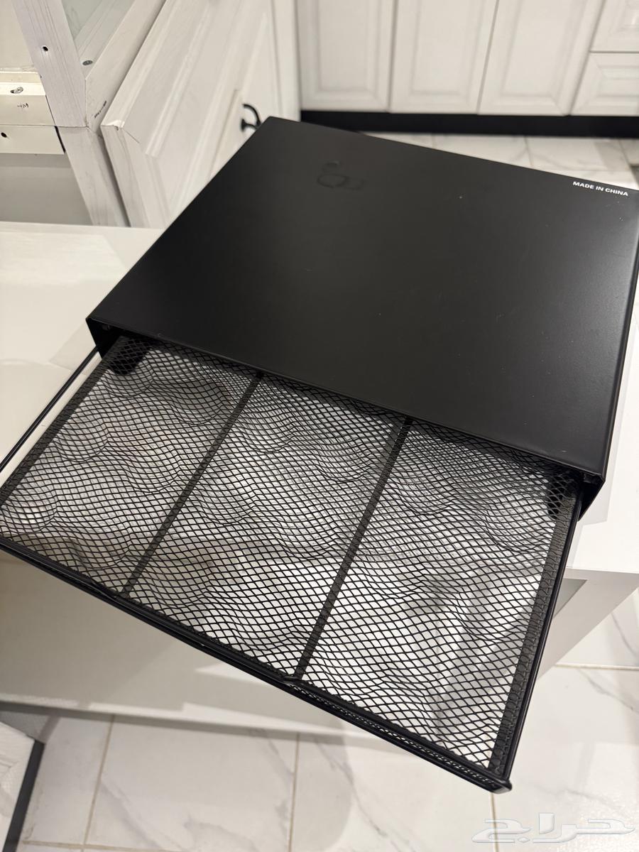 Iron box and base for storing Dolce machine capsules64516030758531110