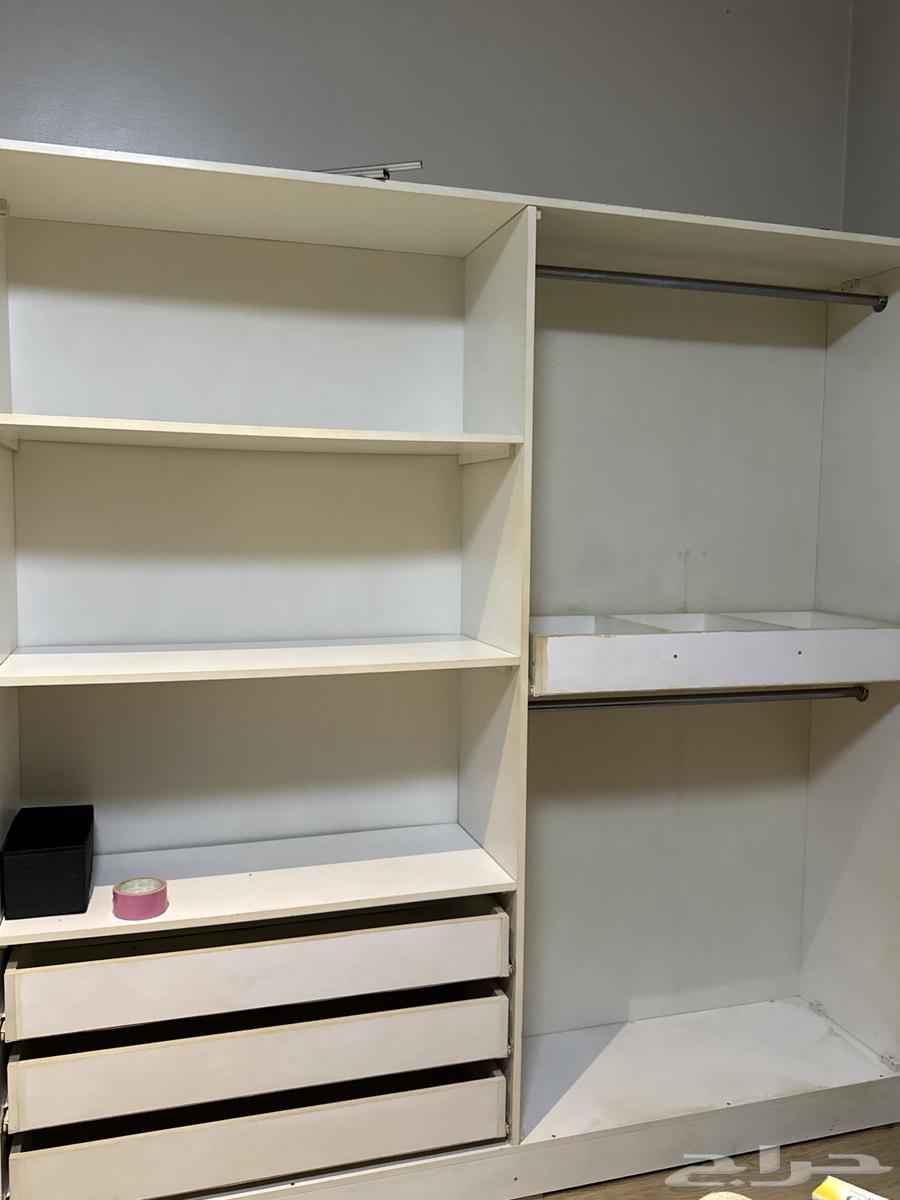 Bed, wardrobe, and cabinet64515723577089112