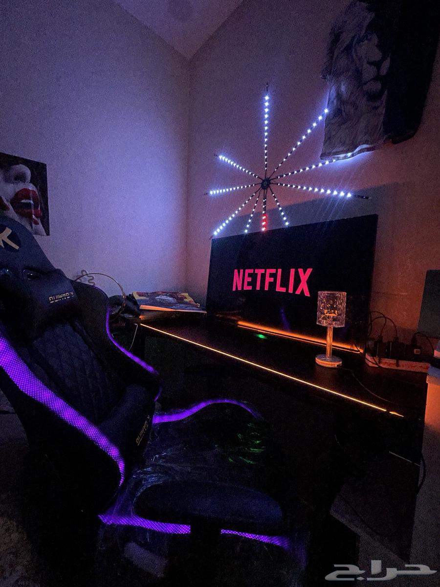 New computer table with chair for auction, comes with original packaging64513511219971111