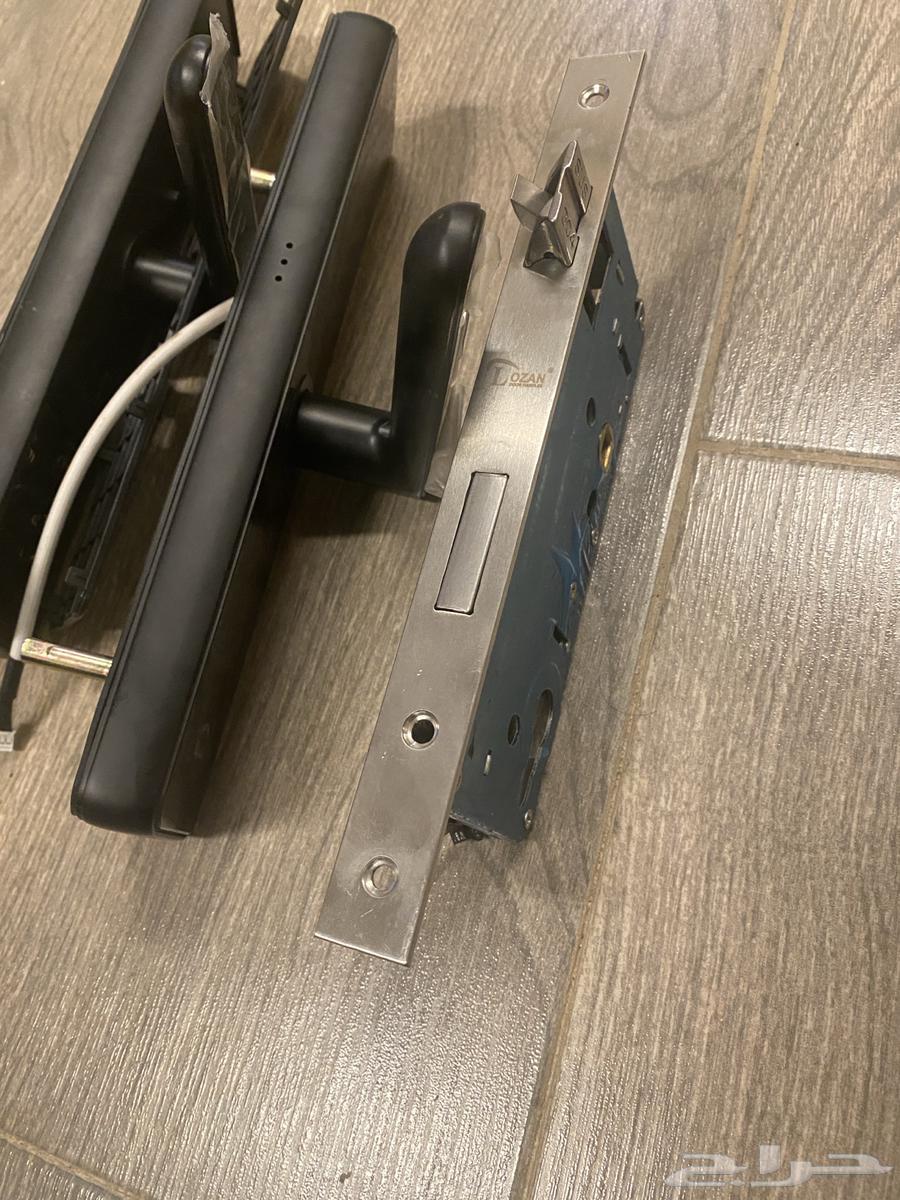 Self-access lock64516611044995114