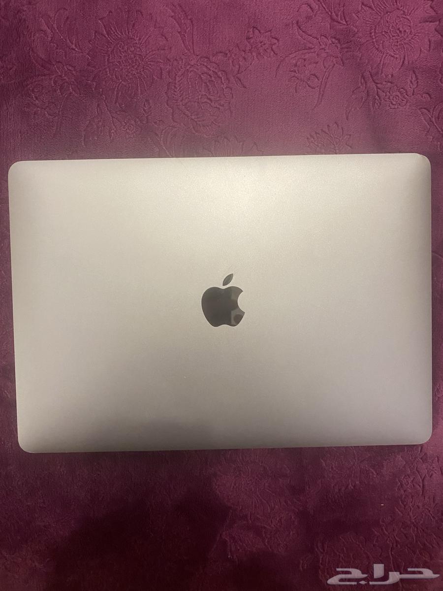 لابتوب ماك برو 1364513645435906112
