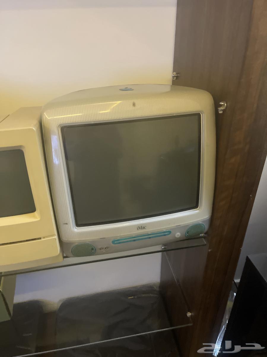 Old Mac computer four units64515108702210110