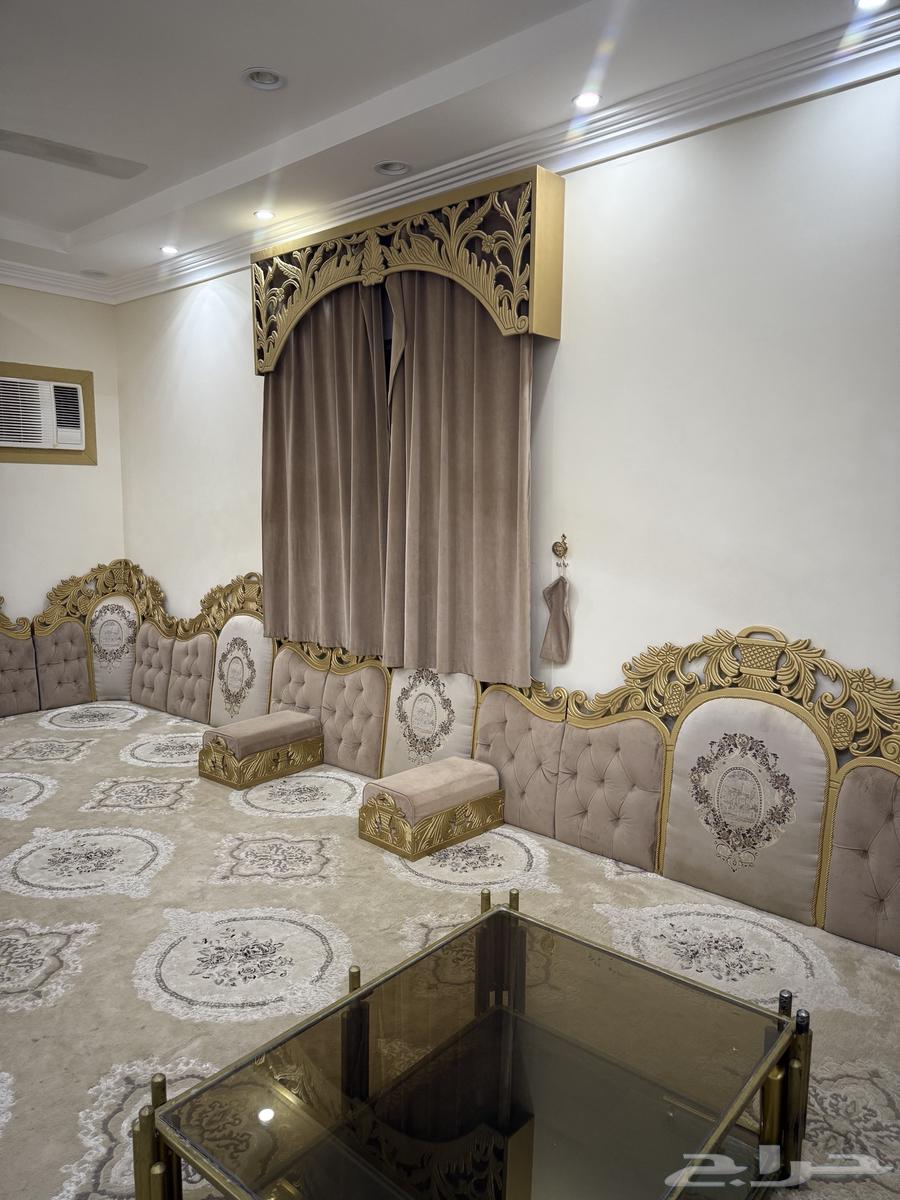 فرش ومساند للبيع 4في 664517392117251114