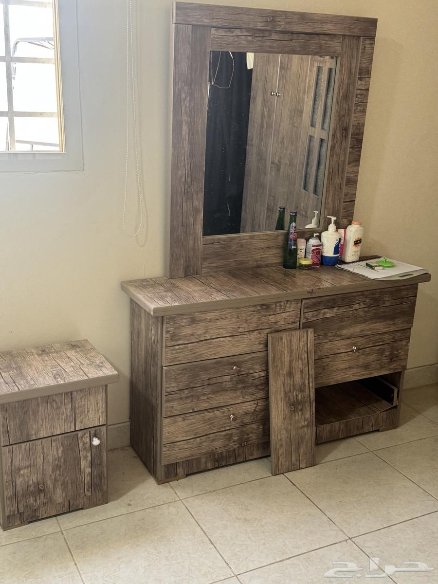 2tsree7a2 and a one-and-a-half-person bed and a large drawer64514596450946114