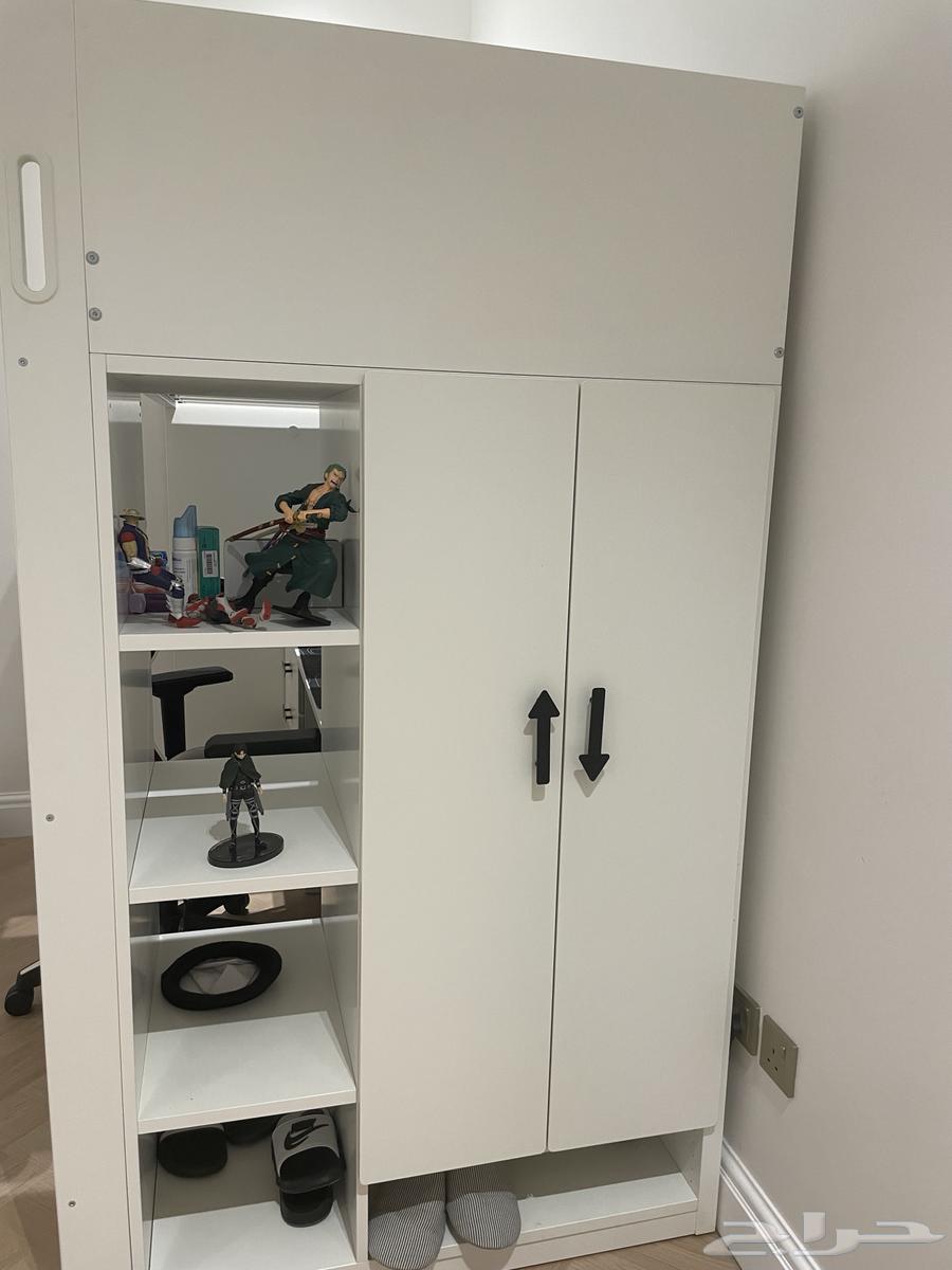 Bed with bookshelf (IKEA)64517048699265111