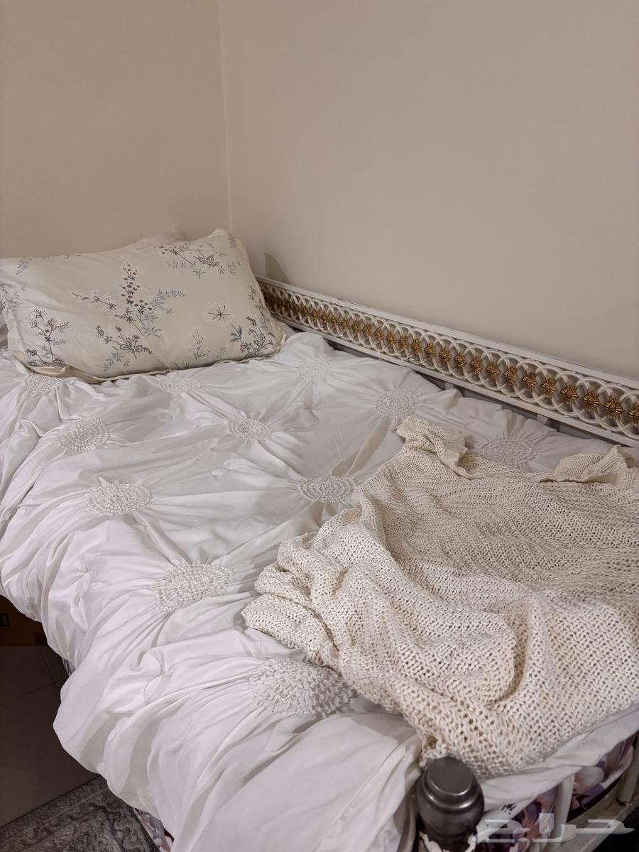 كرسي للبيع سرير اثنين64513368736131111