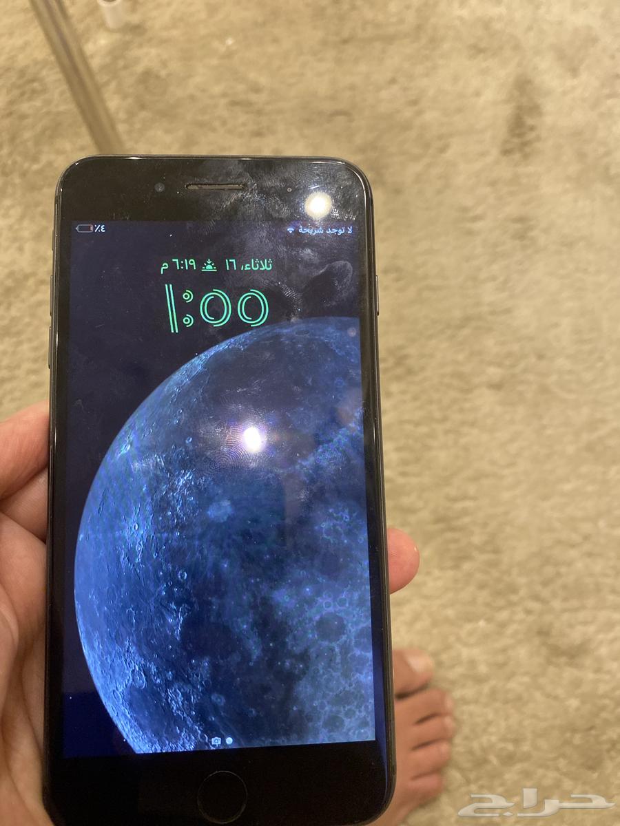 iPhone 8 Plus with 74% battery has screen pressing issue on its own64514003783938110