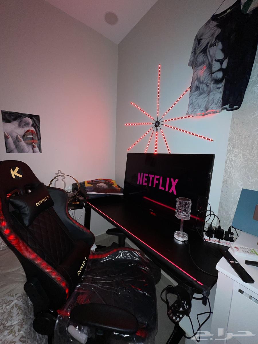 New computer table with chair for auction, comes with original packaging64513511219971114