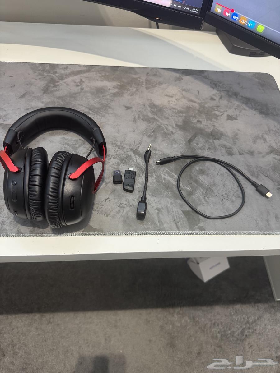 HyperX headset with all accessories64513935504643111