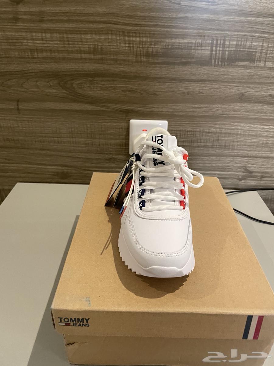 جزمتين نسائية جديدة مقاس 3664513590169859114