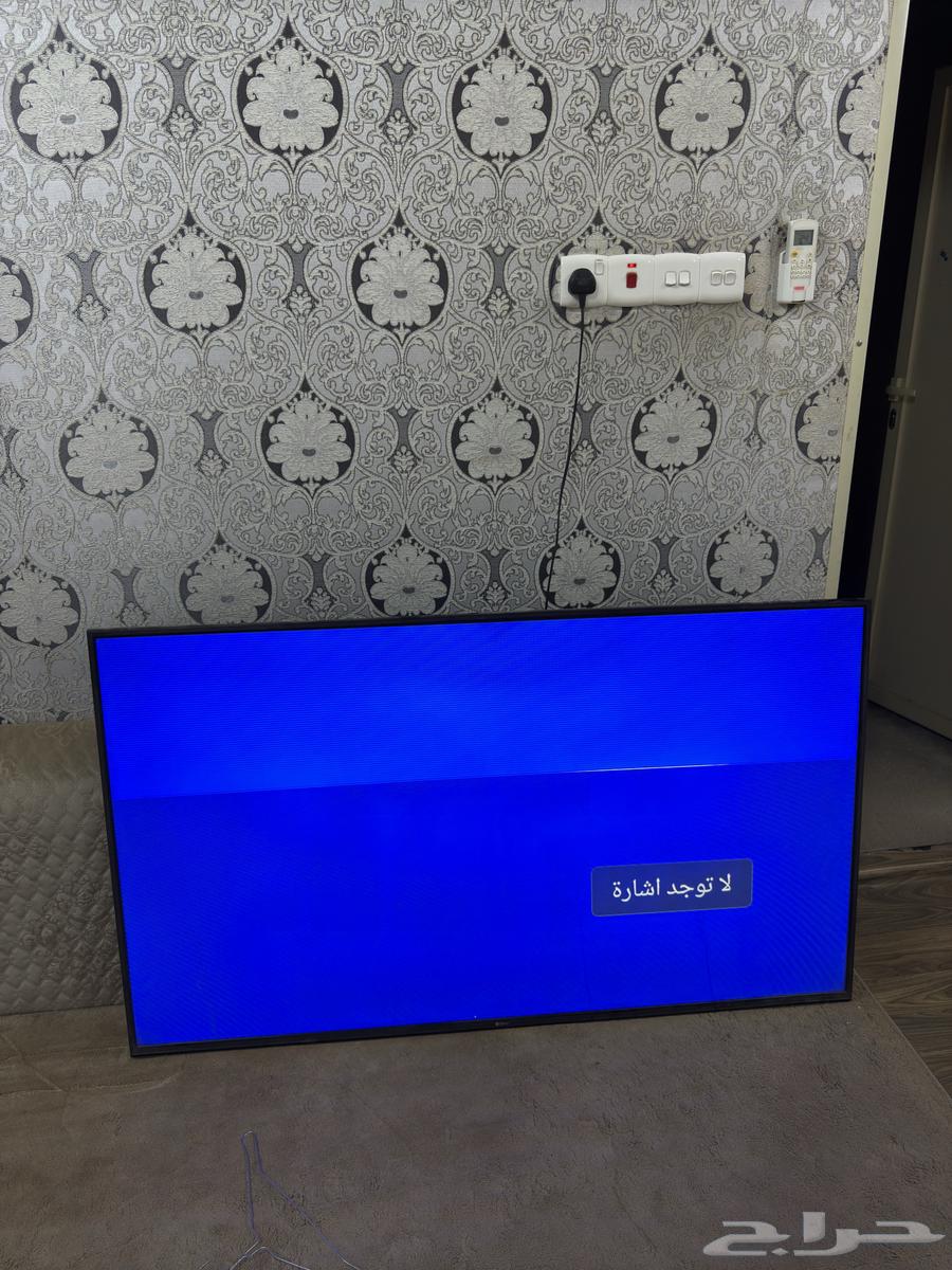 Broken TV for sale, two units each for 300, all 65 inches.64514072643203111